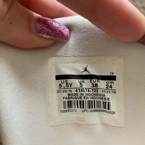 Cherry red Jordan 13s - Picture 3 of 7